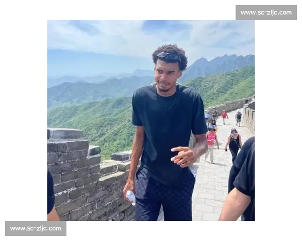 2 米 24 巨人跨界乒乓!文班亚马中国首秀引热议 2 米 24 巨人跨界乒乓!文班亚马中国首秀引热议